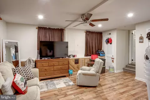 Entry Way - 201 S Maple Ave, Maple Shade, NJ 08052 photo 2 of 2