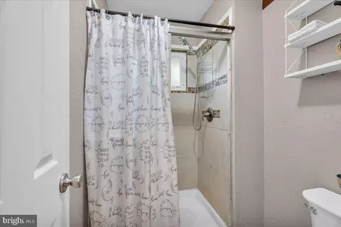 Bath - 11 Chadwick Ave, Marlton, NJ 08053 photo 2 of 4