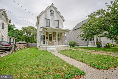 Exterior - 448 Delaware Ave, Palmyra, NJ 08065 photo 1 of 4
