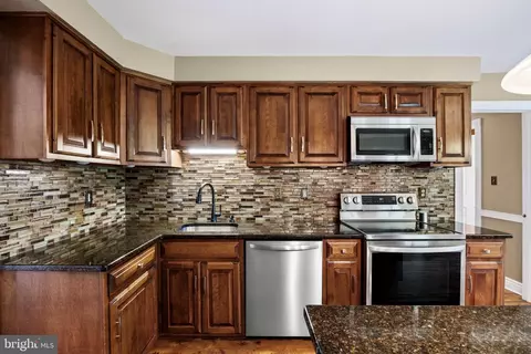 Kitchen - 235 Ashley Way, Tabernacle, NJ 08088 photo 3 of 4