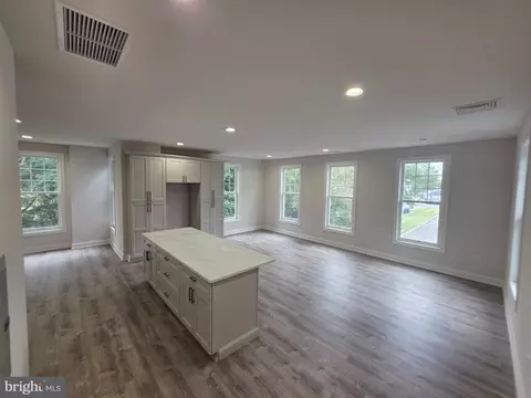 Living - 123 E Main St, Wrightstown, NJ 08562 photo 5 of 6