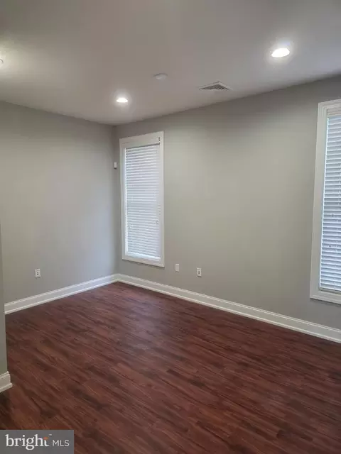 Living - 123 E Main St, Wrightstown, NJ 08562 photo 4 of 6