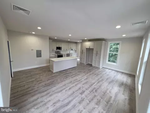 Living - 123 E Main St, Wrightstown, NJ 08562 photo 6 of 6