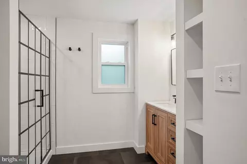 Bath - 423 E Park Ave, Maple Shade, NJ 08052 photo 2 of 3