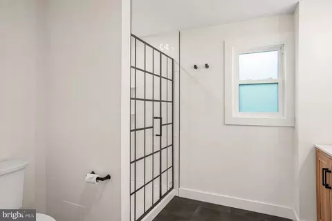 Bath - 423 E Park Ave, Maple Shade, NJ 08052 photo 3 of 3