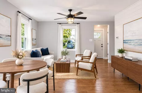 Living - 423 E Park Ave, Maple Shade, NJ 08052 photo 2 of 3