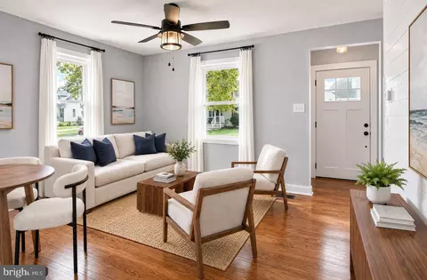 Living - 423 E Park Ave, Maple Shade, NJ 08052 photo 1 of 3