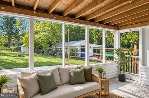 Exterior - 423 E Park Ave, Maple Shade, NJ 08052 photo 10 of 10