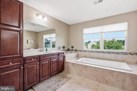 Bath - 7 Transom Ct, Mount Laurel, NJ 08054 photo 3 of 6