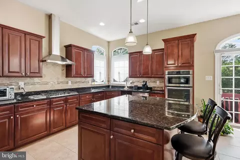 Kitchen - 7 Transom Ct, Mount Laurel, NJ 08054 photo 3 of 7