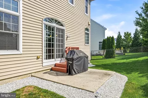 Exterior - 7 Transom Ct, Mount Laurel, NJ 08054 photo 5 of 6