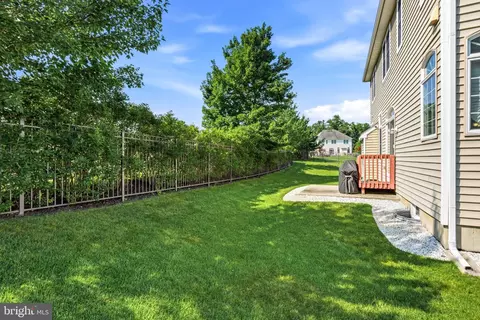 Exterior - 7 Transom Ct, Mount Laurel, NJ 08054 photo 4 of 6