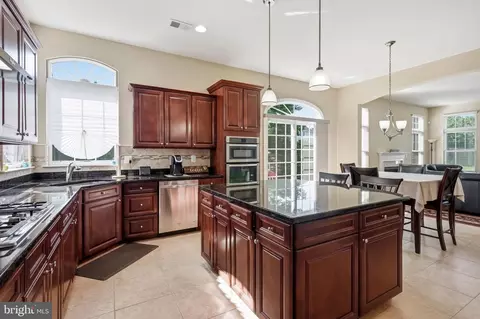 Kitchen - 7 Transom Ct, Mount Laurel, NJ 08054 photo 4 of 7