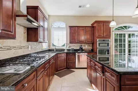 Kitchen - 7 Transom Ct, Mount Laurel, NJ 08054 photo 2 of 7