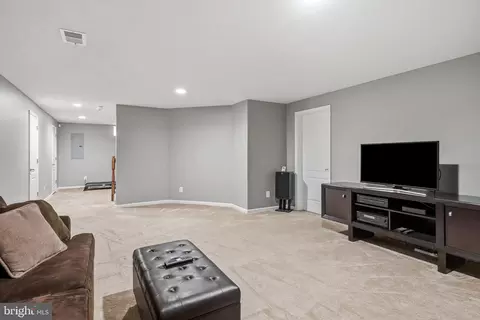 Entry Way - 7 Transom Ct, Mount Laurel, NJ 08054 photo 11 of 12