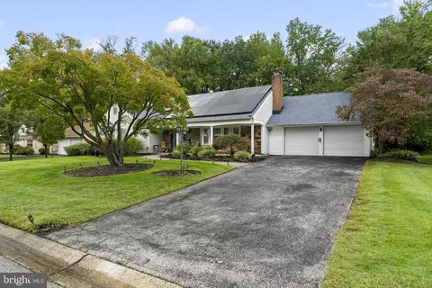 43 Tiffany Ln, Willingboro, NJ 08046