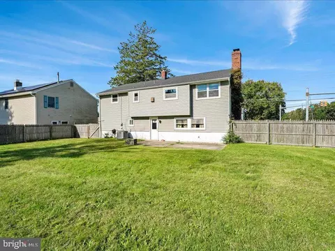 Exterior - 100 Heather Dr, Mount Laurel, NJ 08054 photo 5 of 8