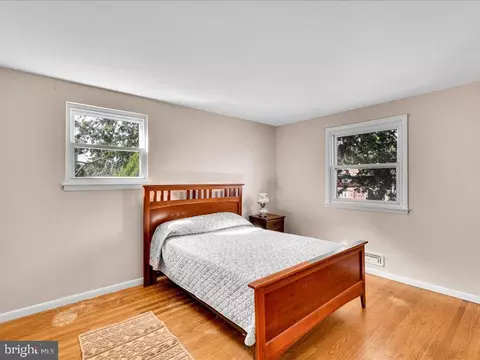 Bedroom - 100 Heather Dr, Mount Laurel, NJ 08054 photo 5 of 7