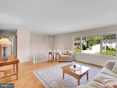 Living - 100 Heather Dr, Mount Laurel, NJ 08054 photo 2 of 6