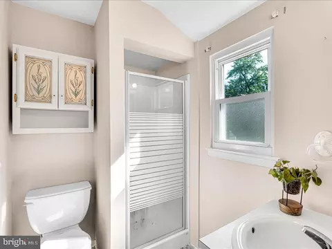 Bath - 100 Heather Dr, Mount Laurel, NJ 08054 photo 1 of 2