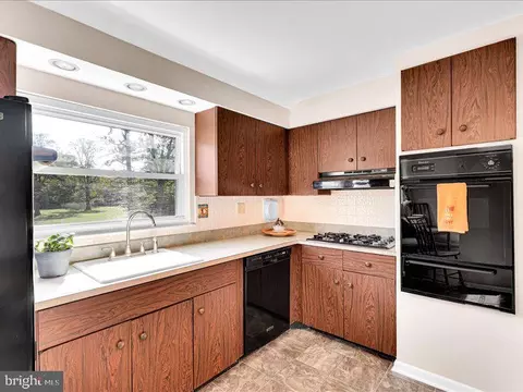 Kitchen - 100 Heather Dr, Mount Laurel, NJ 08054 photo 2 of 3