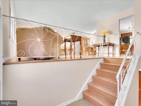 Entry Way - 100 Heather Dr, Mount Laurel, NJ 08054 photo 1 of 3