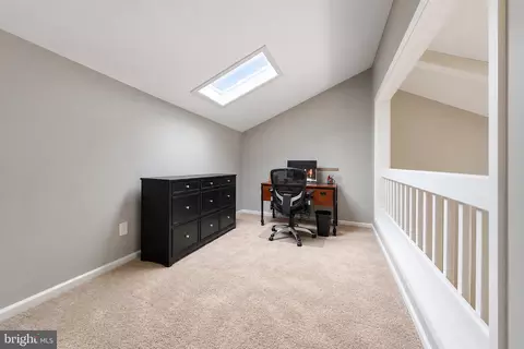 Entry Way - 23 Iris Ct, Mount Laurel, NJ 08054 photo 4 of 4