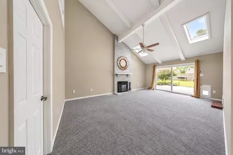 Living - 23 Iris Ct, Mount Laurel, NJ 08054 photo 2 of 4