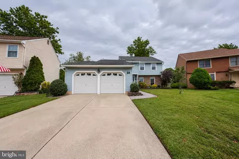 Exterior - 23 Iris Ct, Mount Laurel, NJ 08054 photo 2 of 6