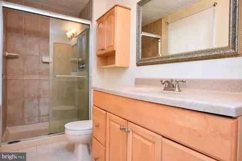Bath - 6 Brighton Dr, Marlton, NJ 08053 photo 2 of 2