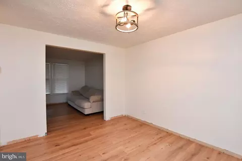Living - 6 Brighton Dr, Marlton, NJ 08053 photo 4 of 8