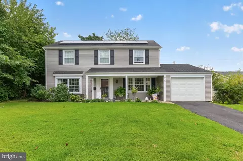 24 Peachfield Ln, Willingboro, NJ 08046