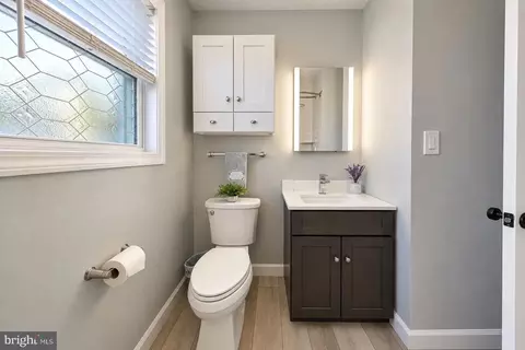 Bath - 701 2nd St, Delanco, NJ 08075 photo 3 of 3
