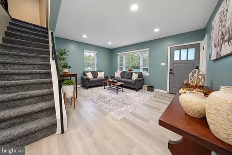 Entry Way - 701 2nd St, Delanco, NJ 08075 photo 1 of 7