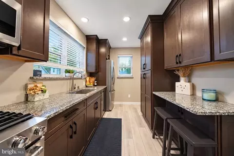 Entry Way - 701 2nd St, Delanco, NJ 08075 photo 3 of 7