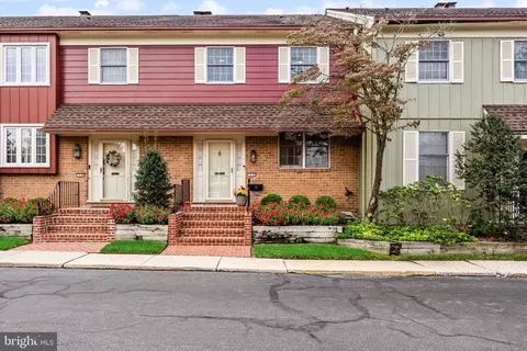 633 E Main St #D5, Moorestown, NJ 08057