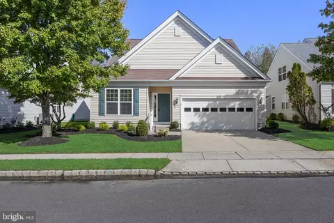 64 Lowell Dr, Marlton, NJ 08053