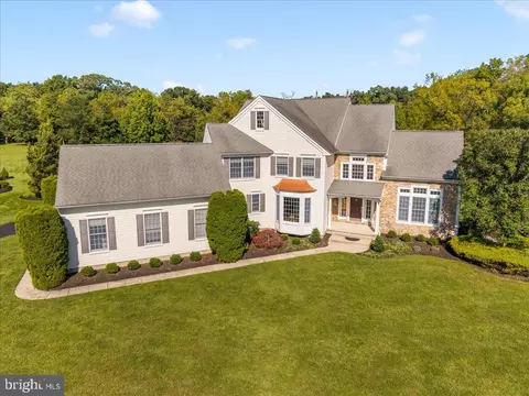 18 Sunflower Cir, Lumberton, NJ 08048