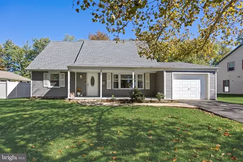 47 Genesee Ln, Willingboro, NJ 08046