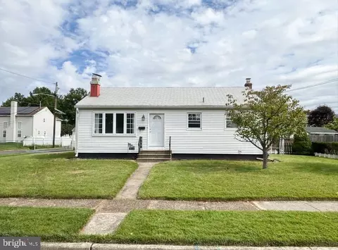 303 Pine St, Burlington, NJ 08016