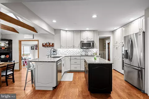 Kitchen - 108 Coopers Kill Rd, Delran, NJ 08075 photo 3 of 4