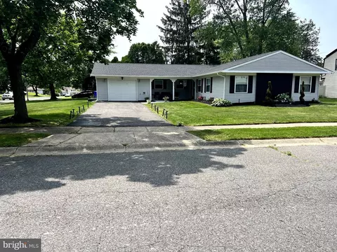 128 Toledo Ln, Willingboro, NJ 08046