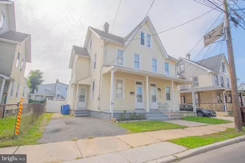 426 Kossuth St, Riverside, NJ 08075