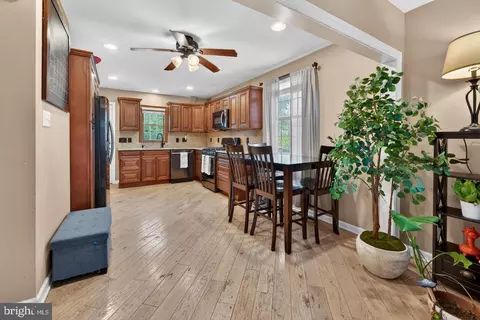 306 Anna Ave, Maple Shade, NJ 08052