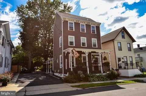 122 E Burlington St, Bordentown, NJ 08505