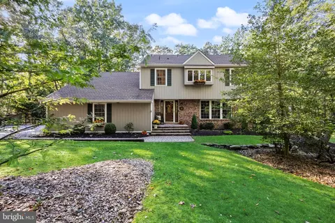 16 Corsham Dr, Medford, NJ 08055