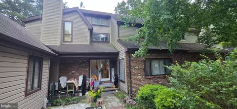 1 Jackson Ct W, Marlton, NJ 08053