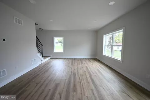 Living - 730 E 2nd St, Florence, NJ 08518 photo 5 of 6