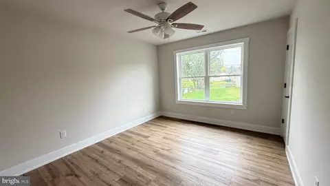 Bedroom - 730 E 2nd St, Florence, NJ 08518 photo 2 of 3