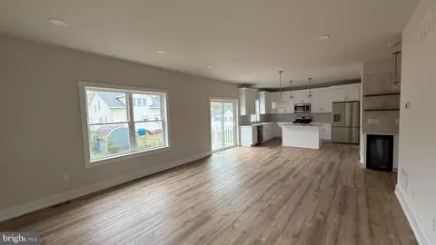 Living - 730 E 2nd St, Florence, NJ 08518 photo 1 of 6